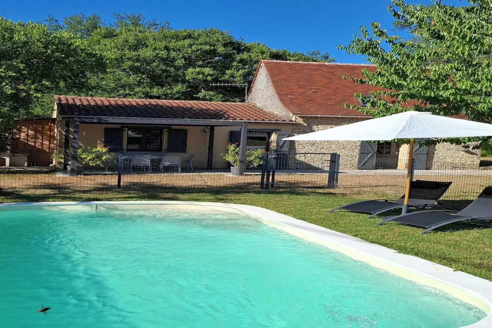 Jolie maison le Catalo - Zwembad