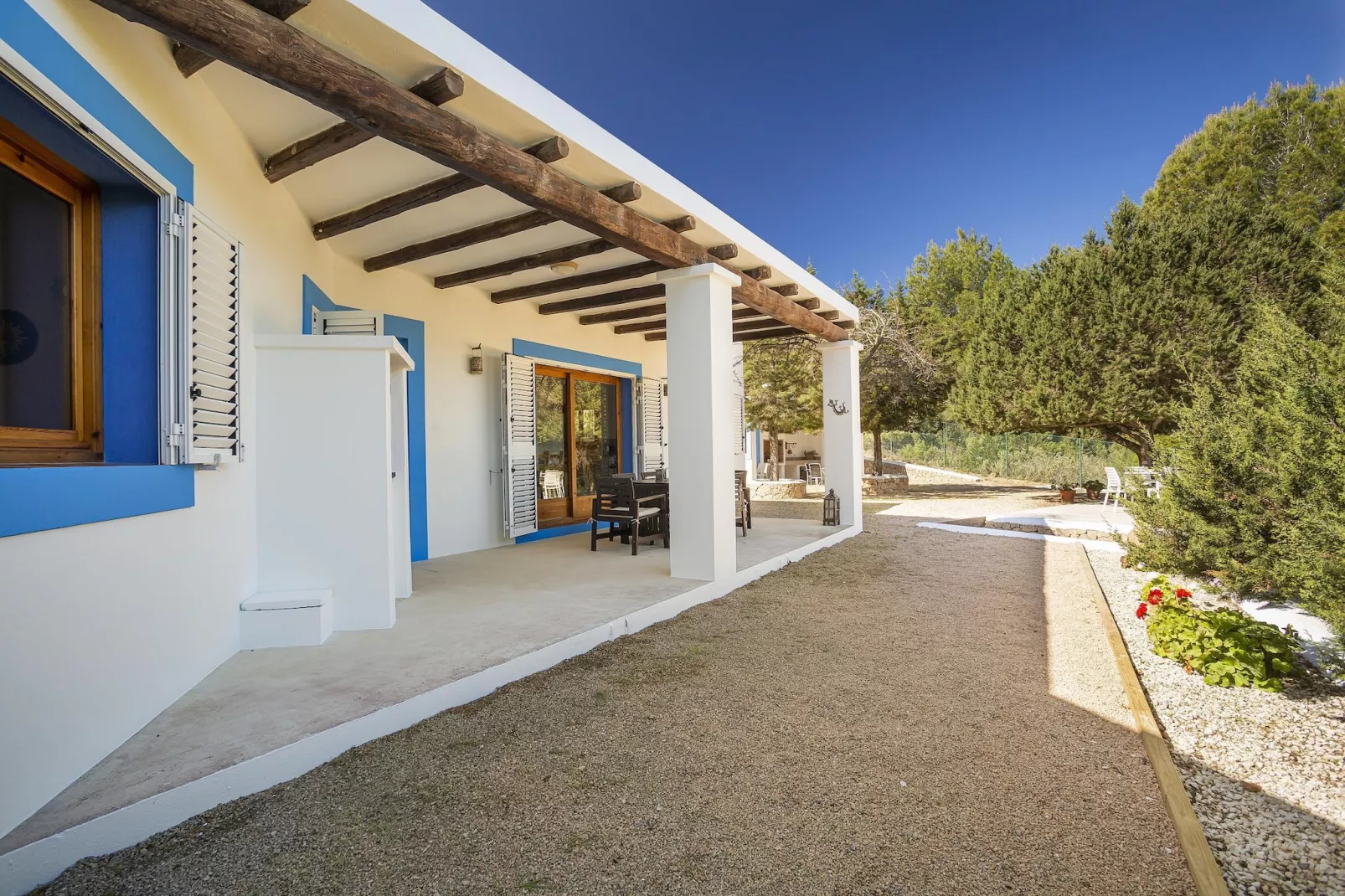 SES SAVINES - Buitenkant zomer