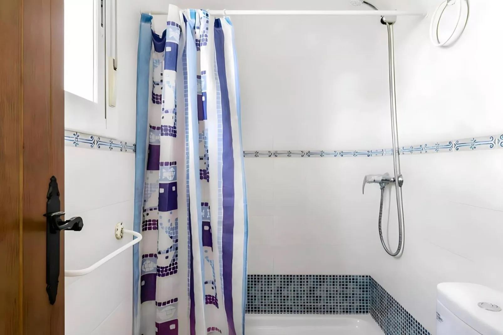 1265-+34618736920-Badkamer