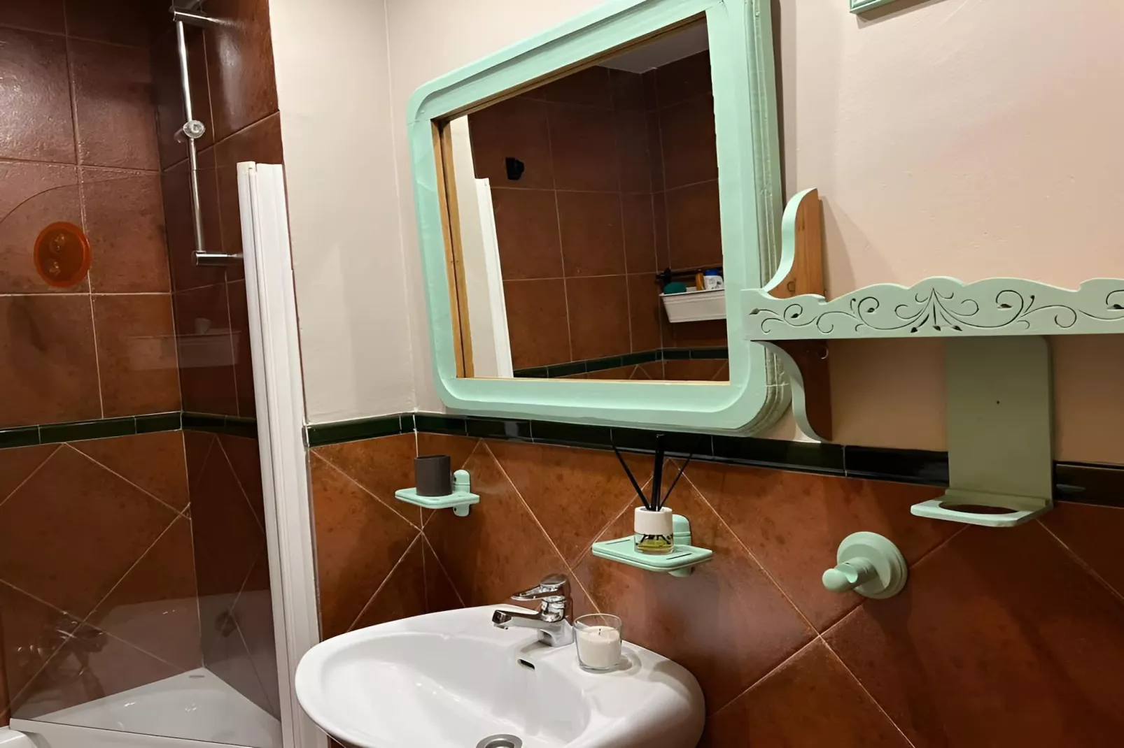 5026 -+34647934242-Badkamer