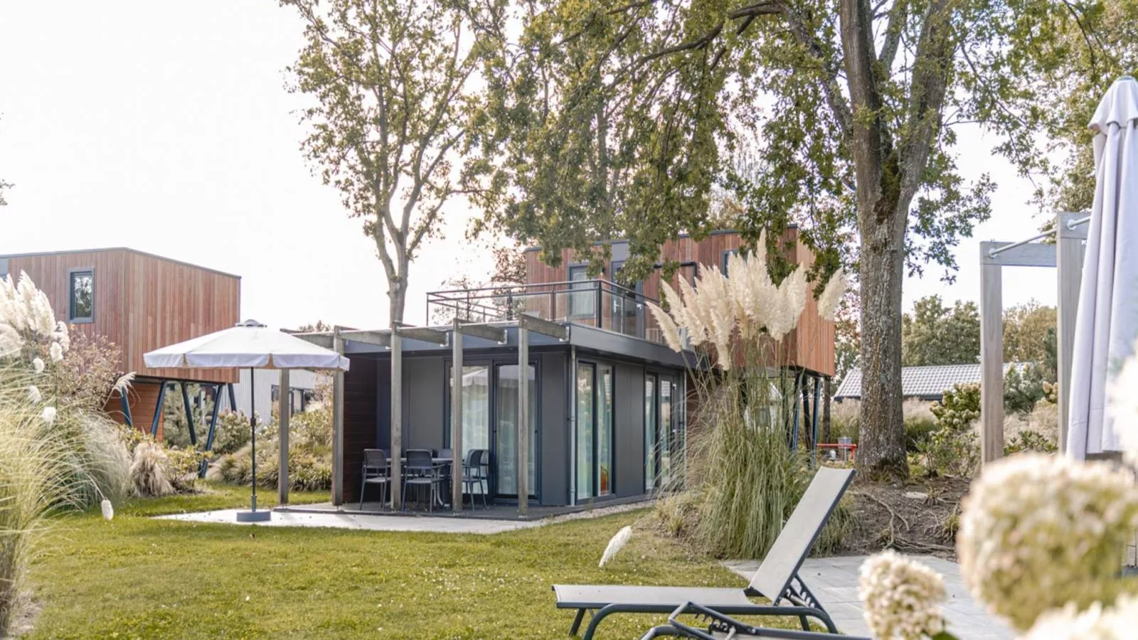 L Etage-Buitenkant zomer