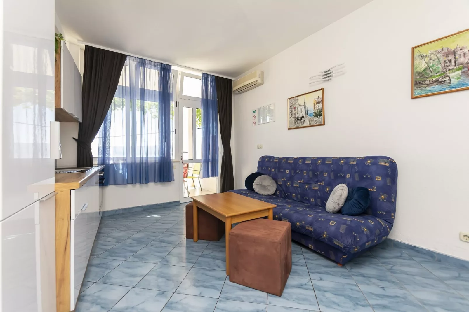 Apartments Hope (Dugi Rat) - One-Bedroom Apartment with Terrace and Sea View (A2)