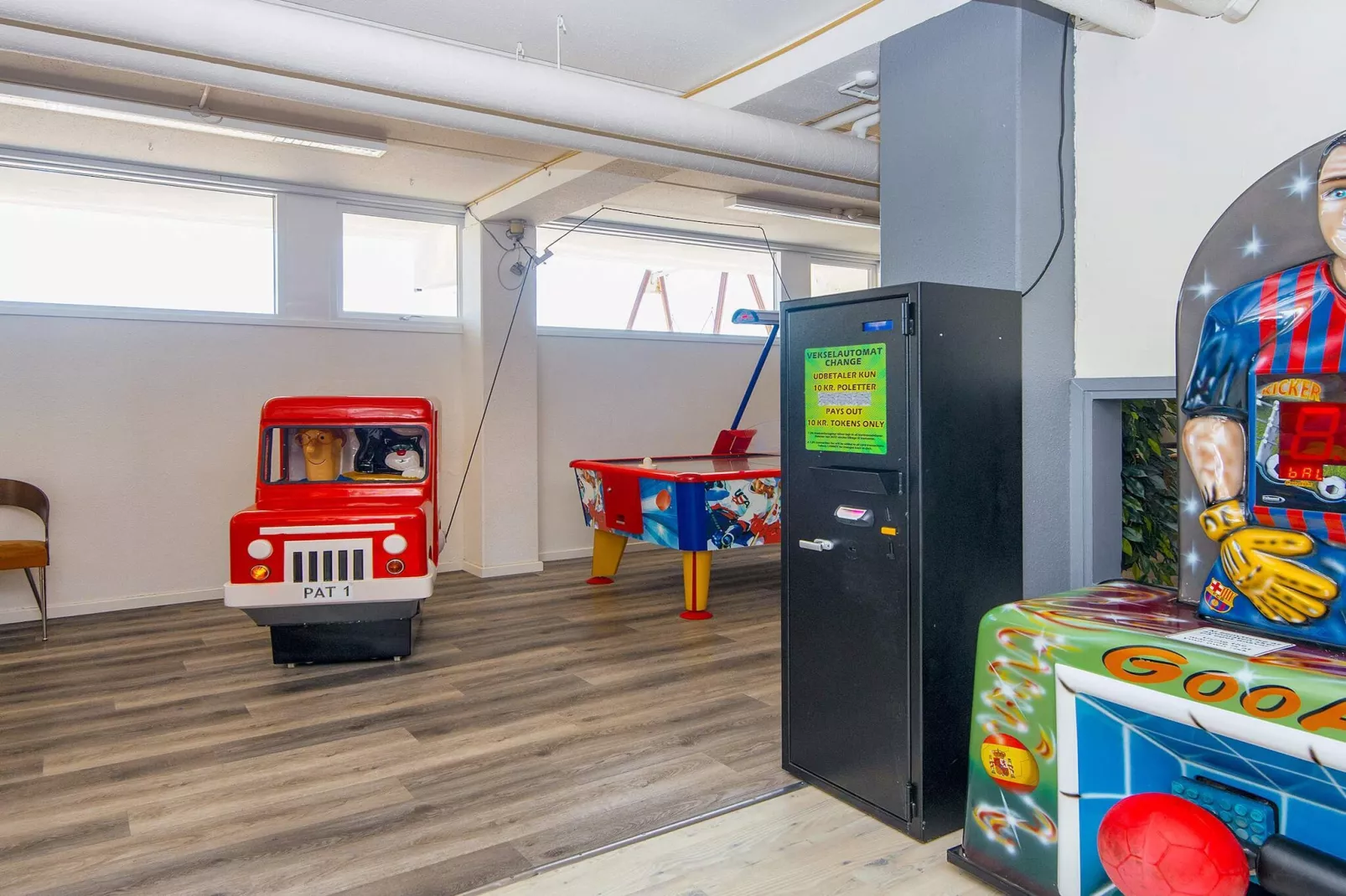 3 room,1 st floor,penthouse-Niet-getagd