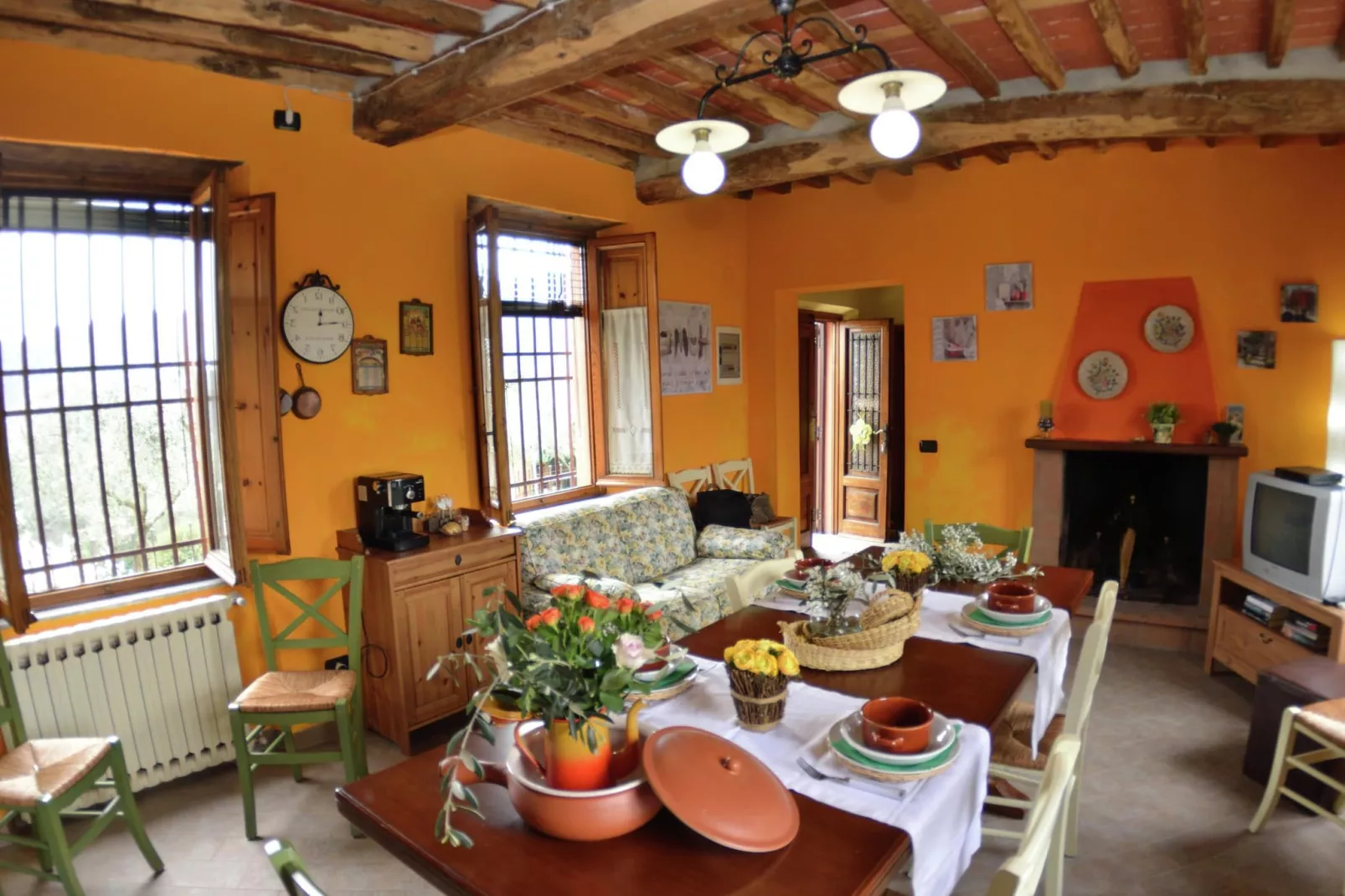 Tra Lucca e il Mare - Eetkamer