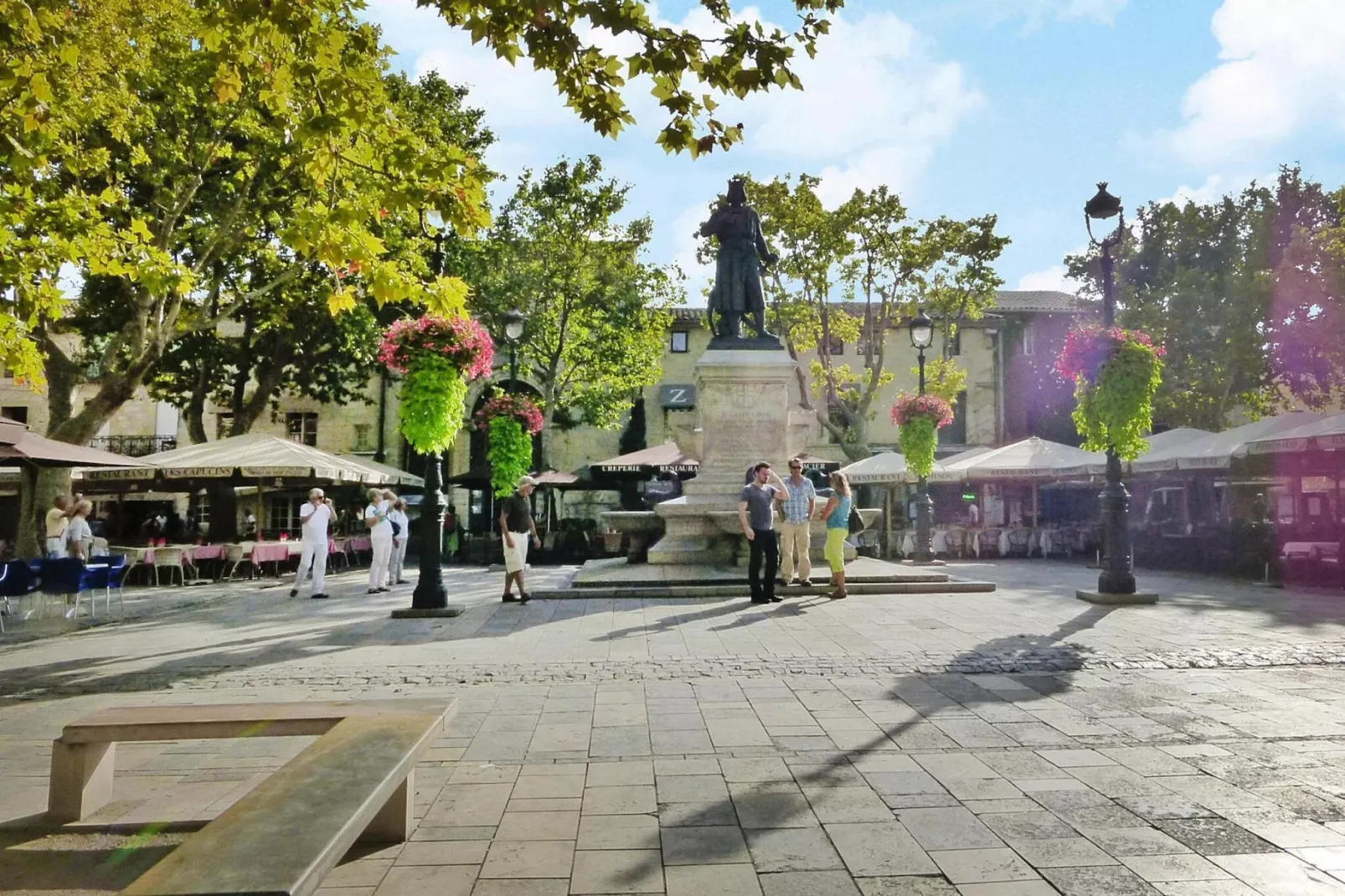 Doppelhaushälfte in Saintes-Maries-de-la-Mer-Buitenkant zomer
