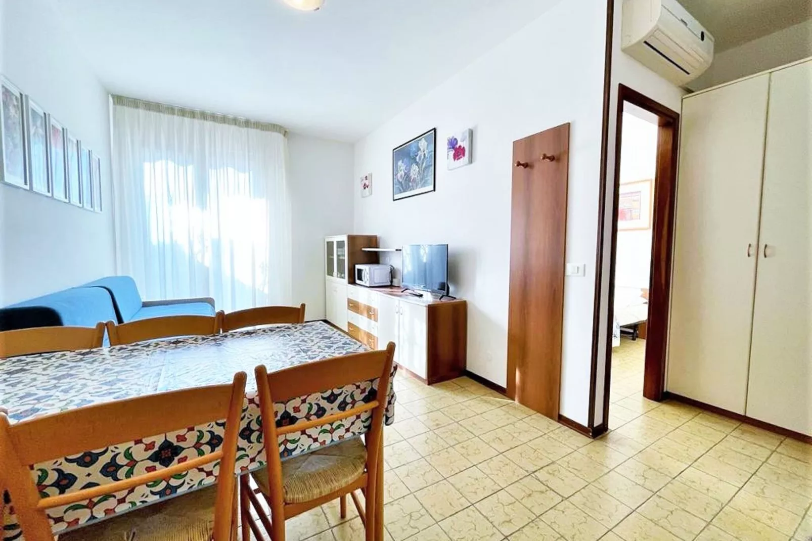 Caravella 34-Woonkamer