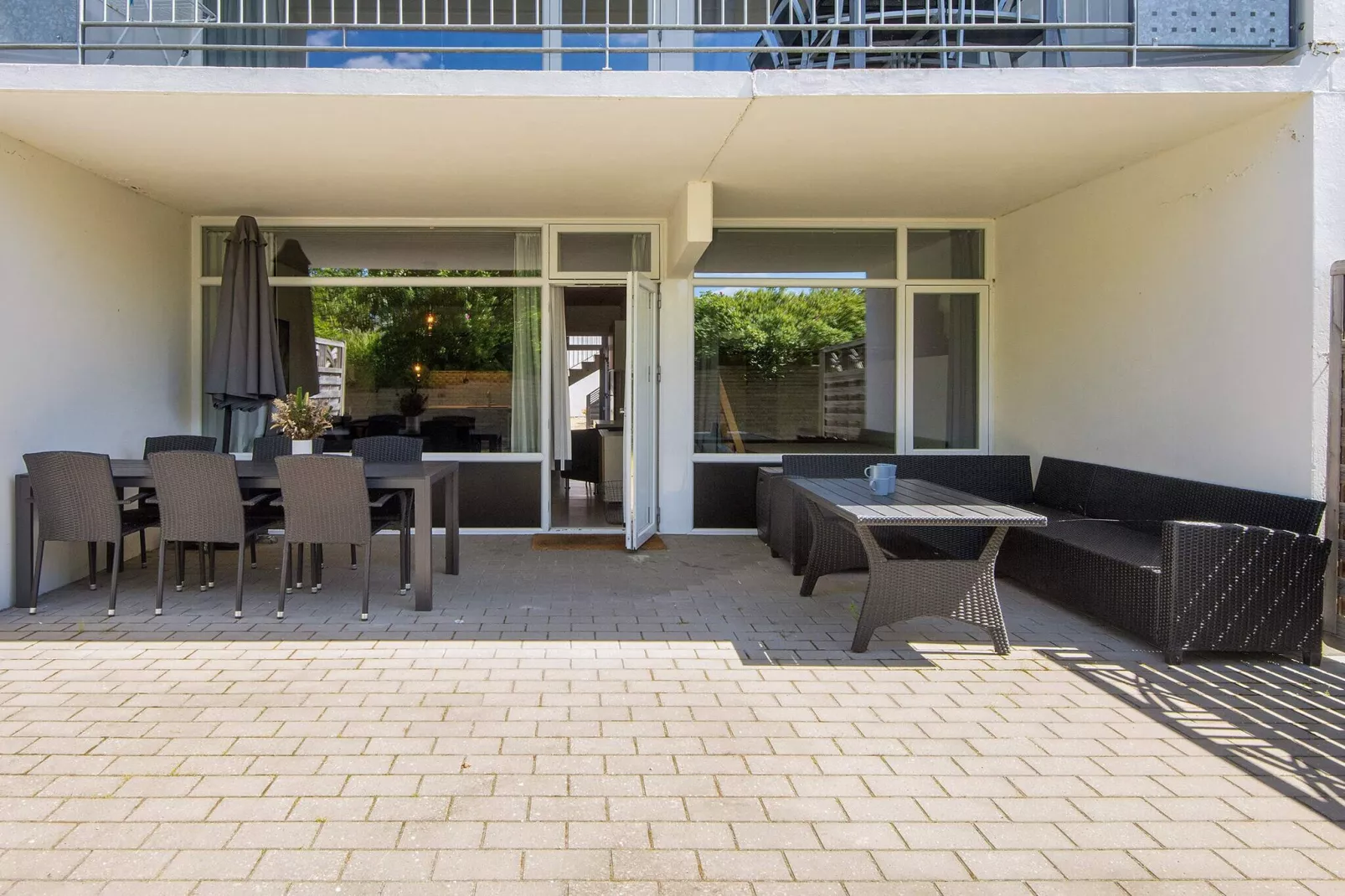 3 room,ground floor or 1.,Premium-Binnen