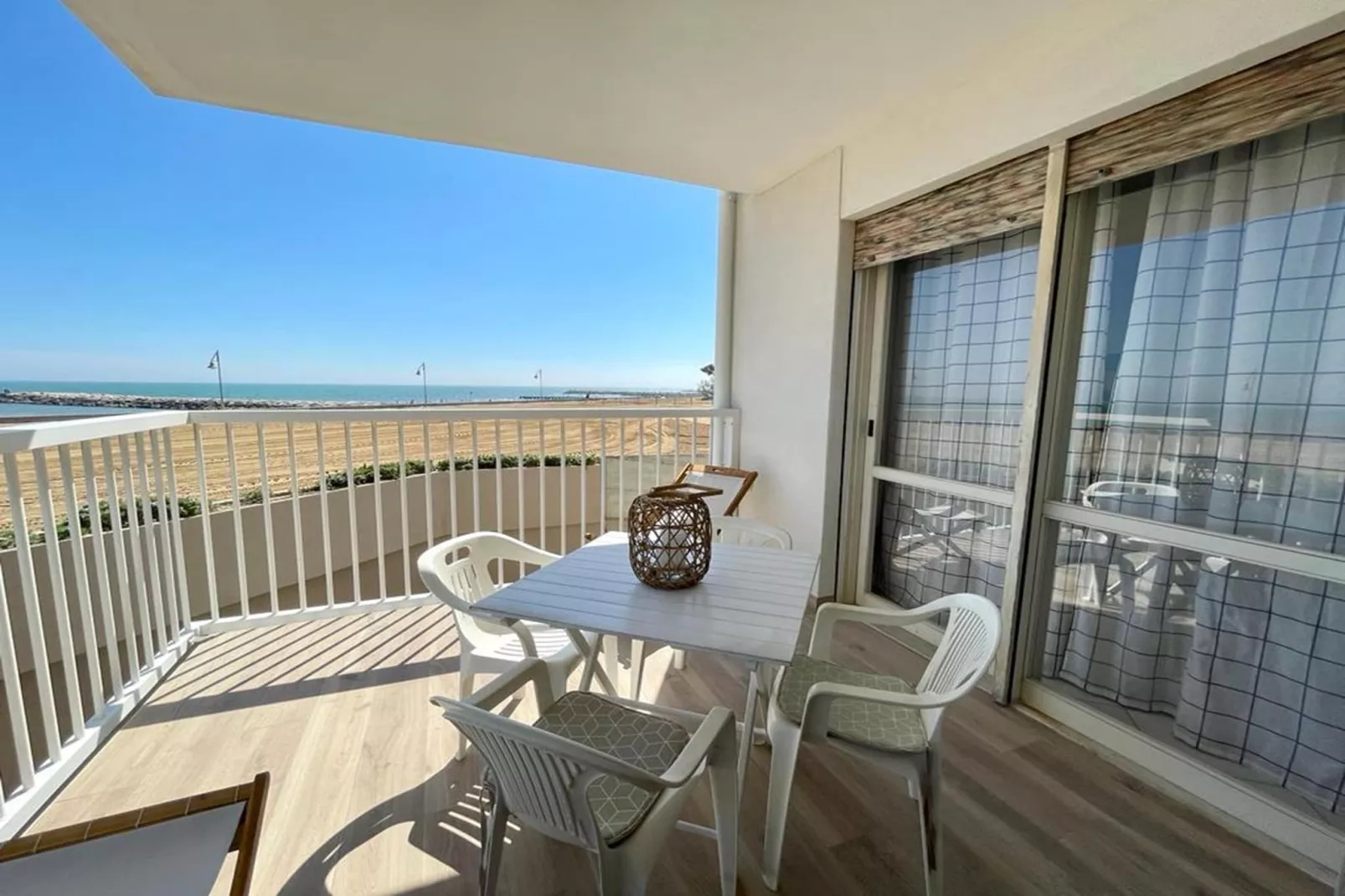 Condor 107-Terrasbalkon