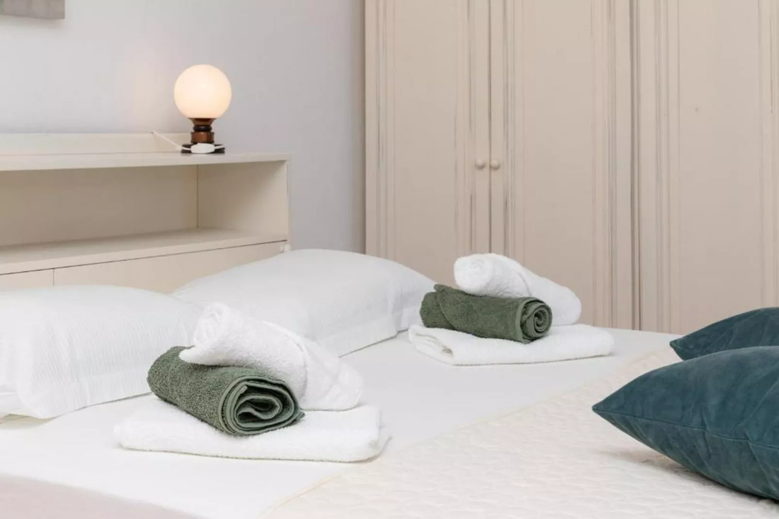 Apartment Villa Andro - Three Bedroom Apartment with Terrace and Sea View-Slaapkamer