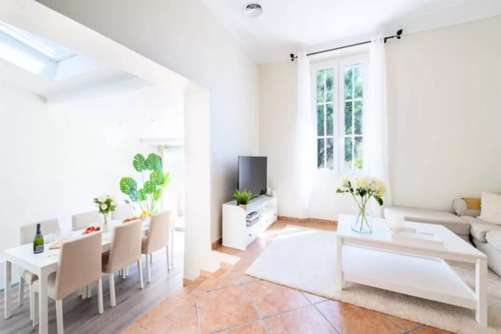 Résidence Villa 140m&sup2; Piscine - Proche Cannes-Niet-getagd