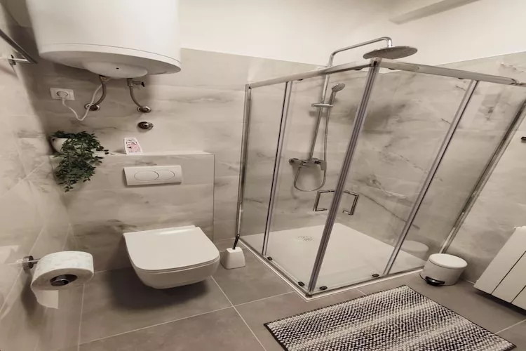 Apartment Villa Andro - Three Bedroom Apartment with Terrace and Sea View-Badkamer