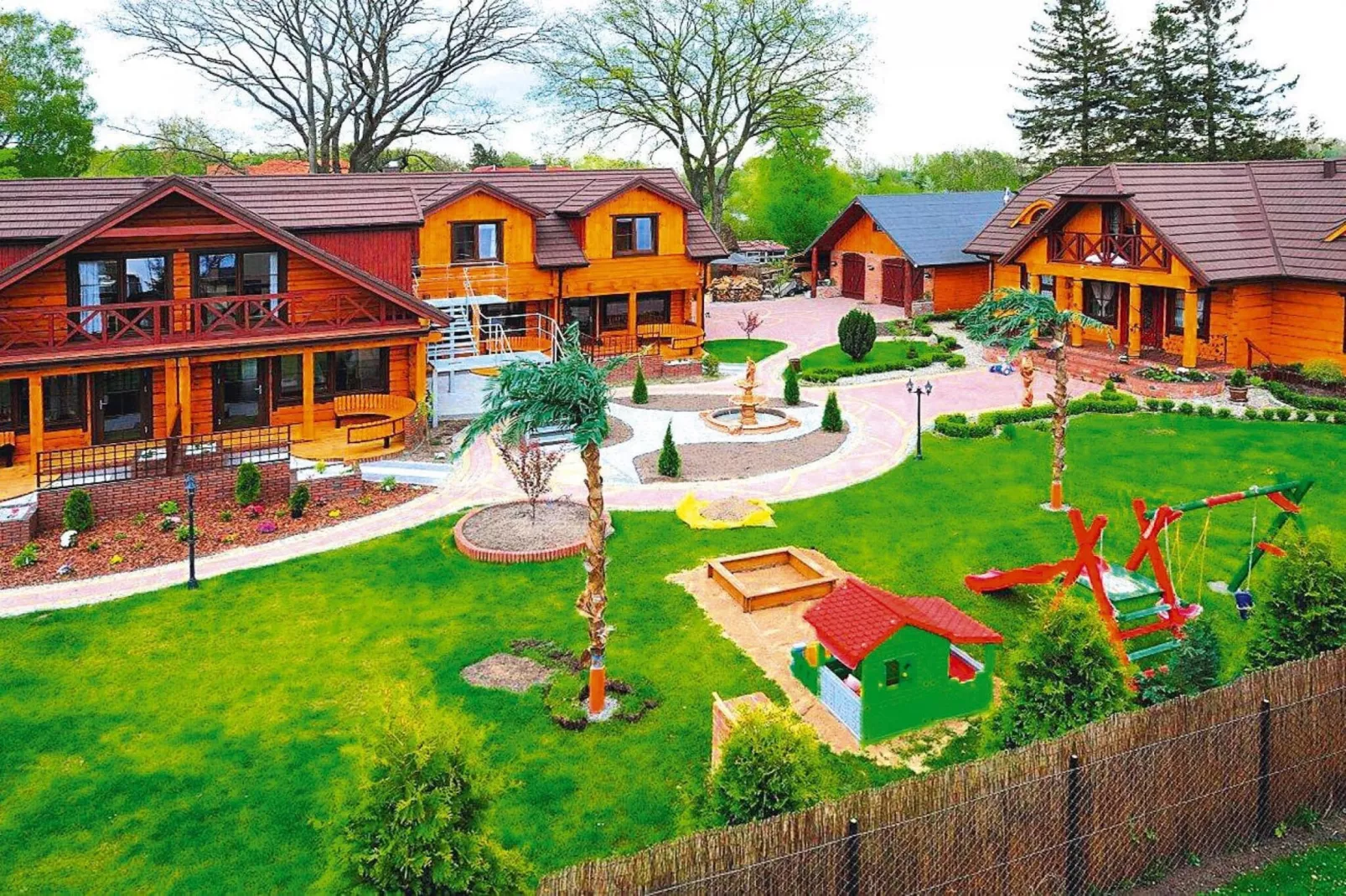 Osada Ustronie Morskie Typ B - Tuinen zomer