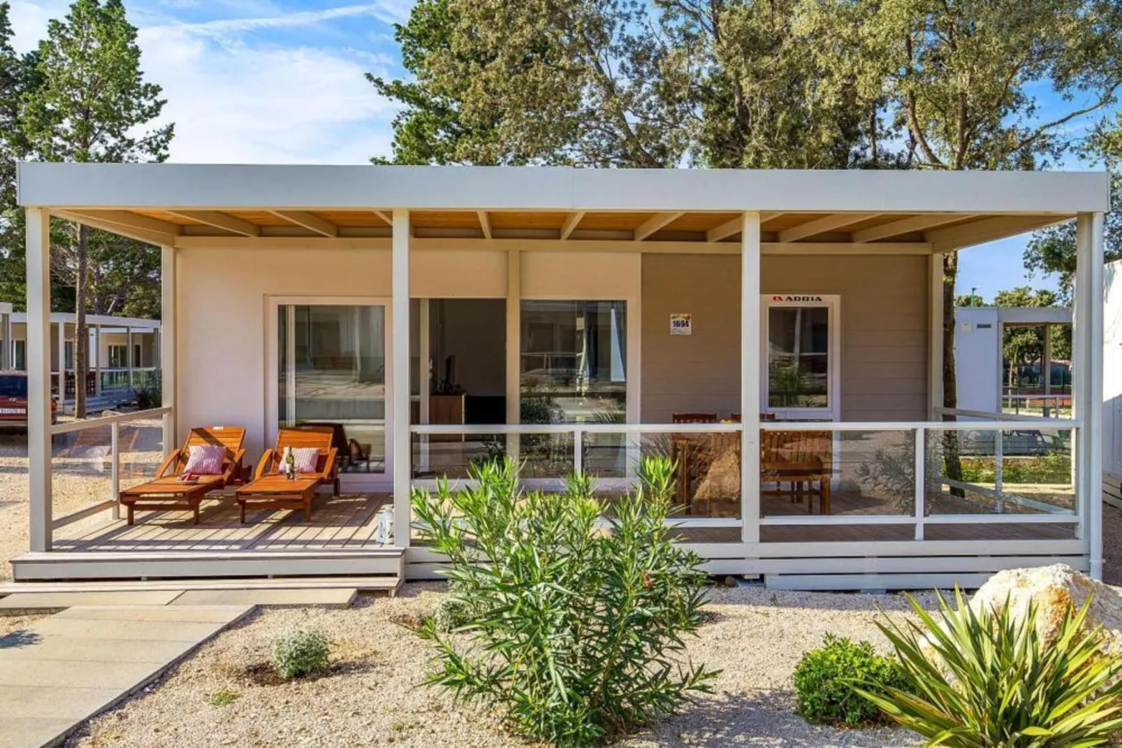 Mobile Homes Strasko Novalja Mediteran Superior mit Pool ca 34 qm für 6 Pers