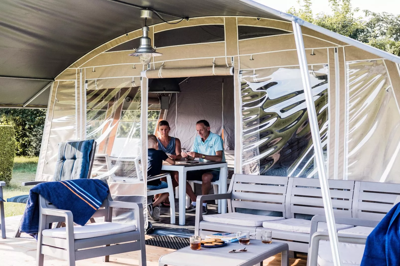 Camping Nommerlayen 2 - Buitenkant zomer