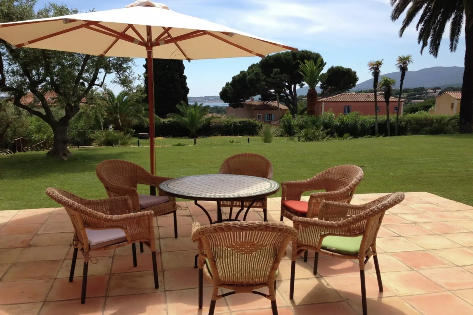 Villa Fleur Rouge-Terrasbalkon