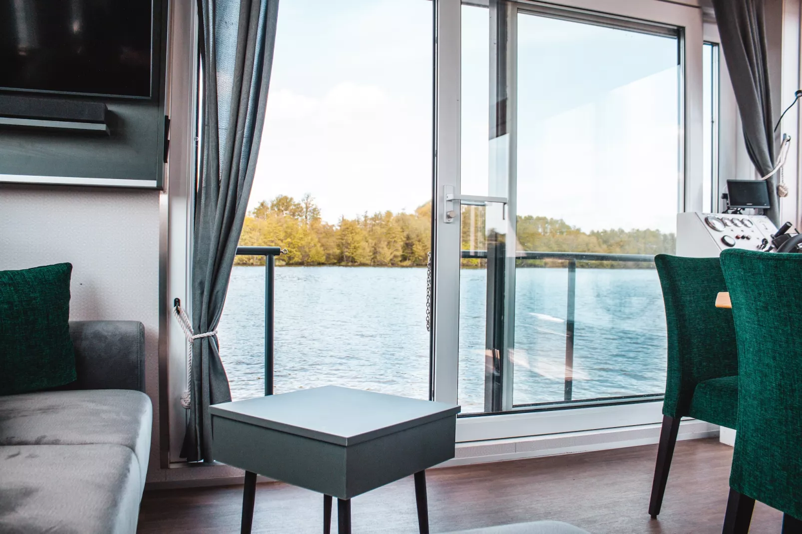 Hausboot Charlottenburg-Woonkamer