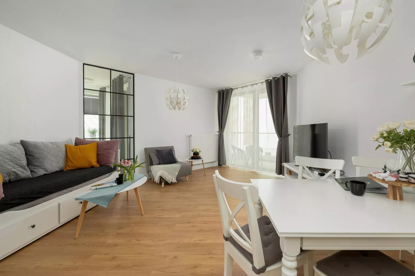 Pinea Mazowiecka 2B-224 Pobierowo-Woonkamer