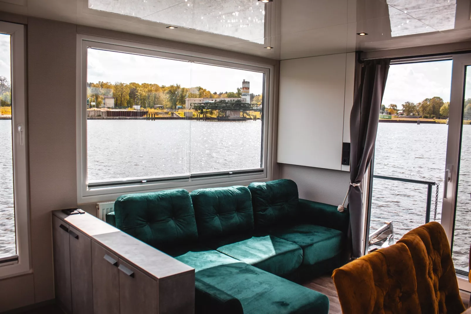 Hausboot Wannsee-Woonkamer
