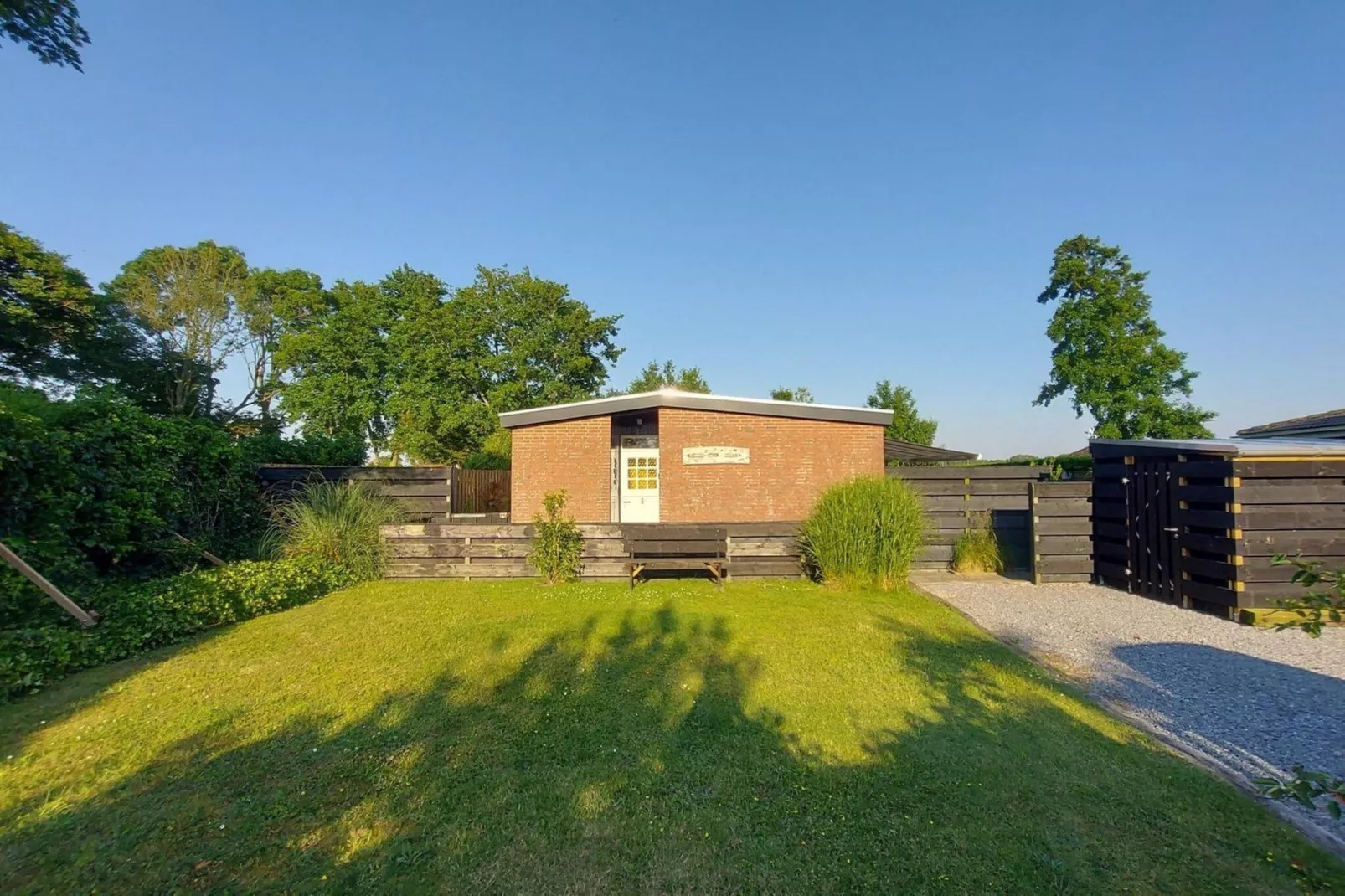 Eureka 073-Buitenkant zomer