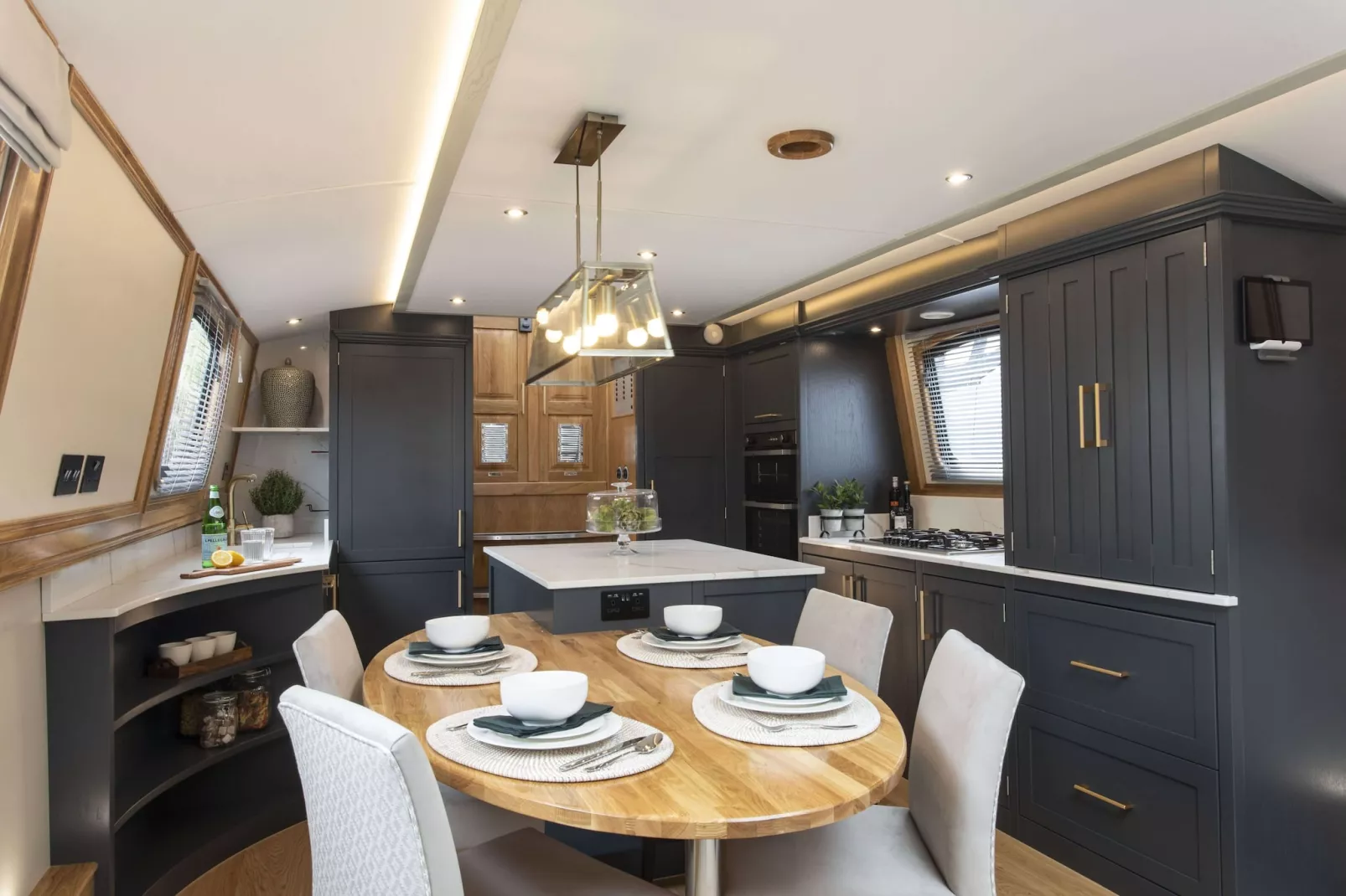 Wohnschiff Madame President-Keuken