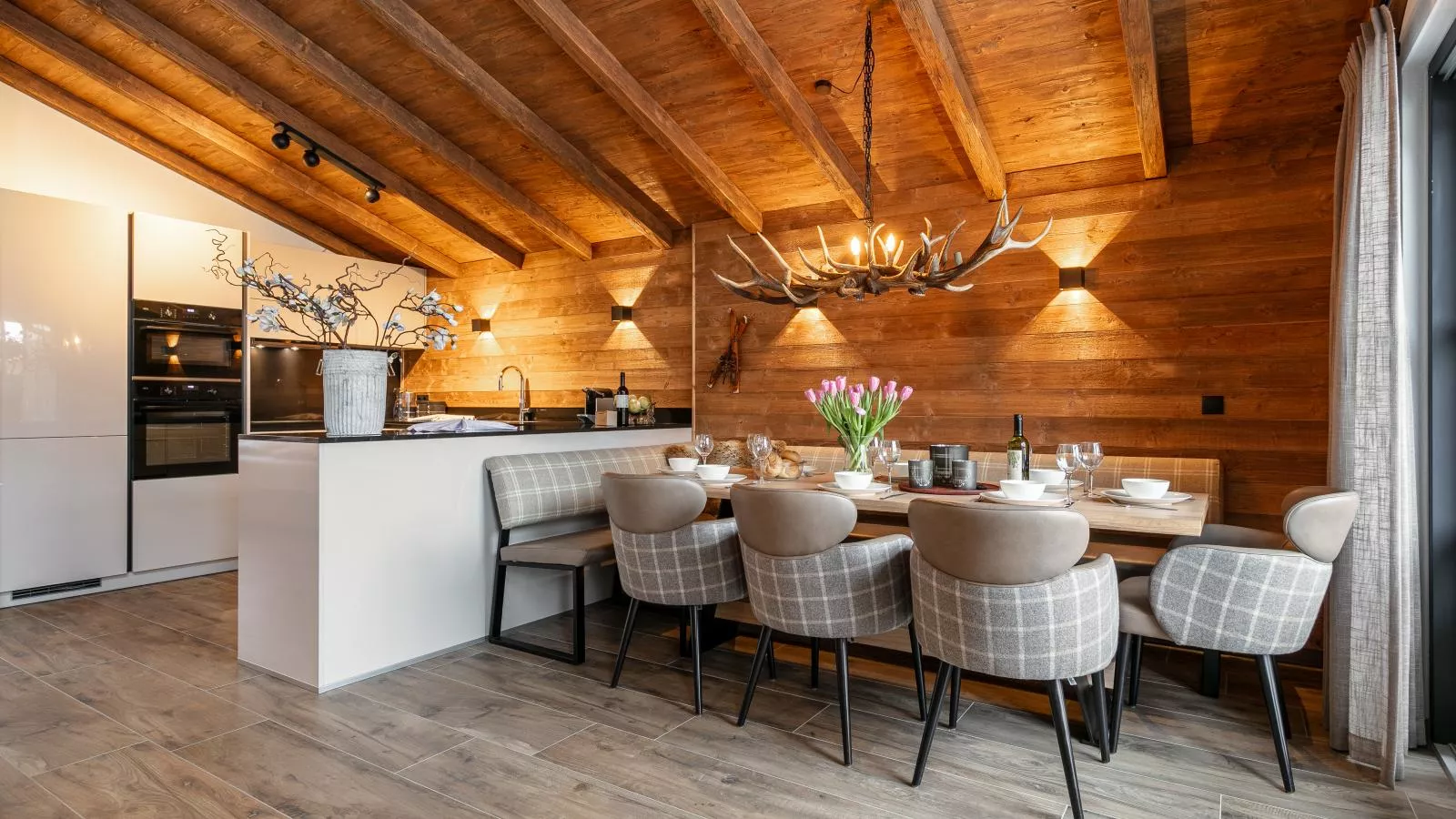 Tauernlodge Eben A2 - Eetkamer