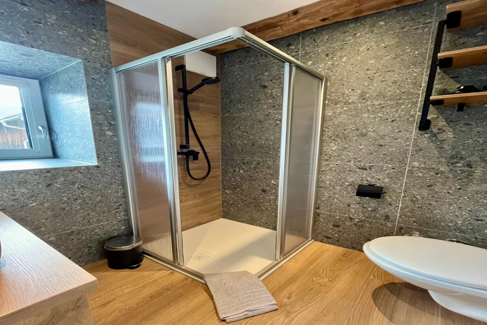 Appartement "Schnauz-Bartl"-Badkamer