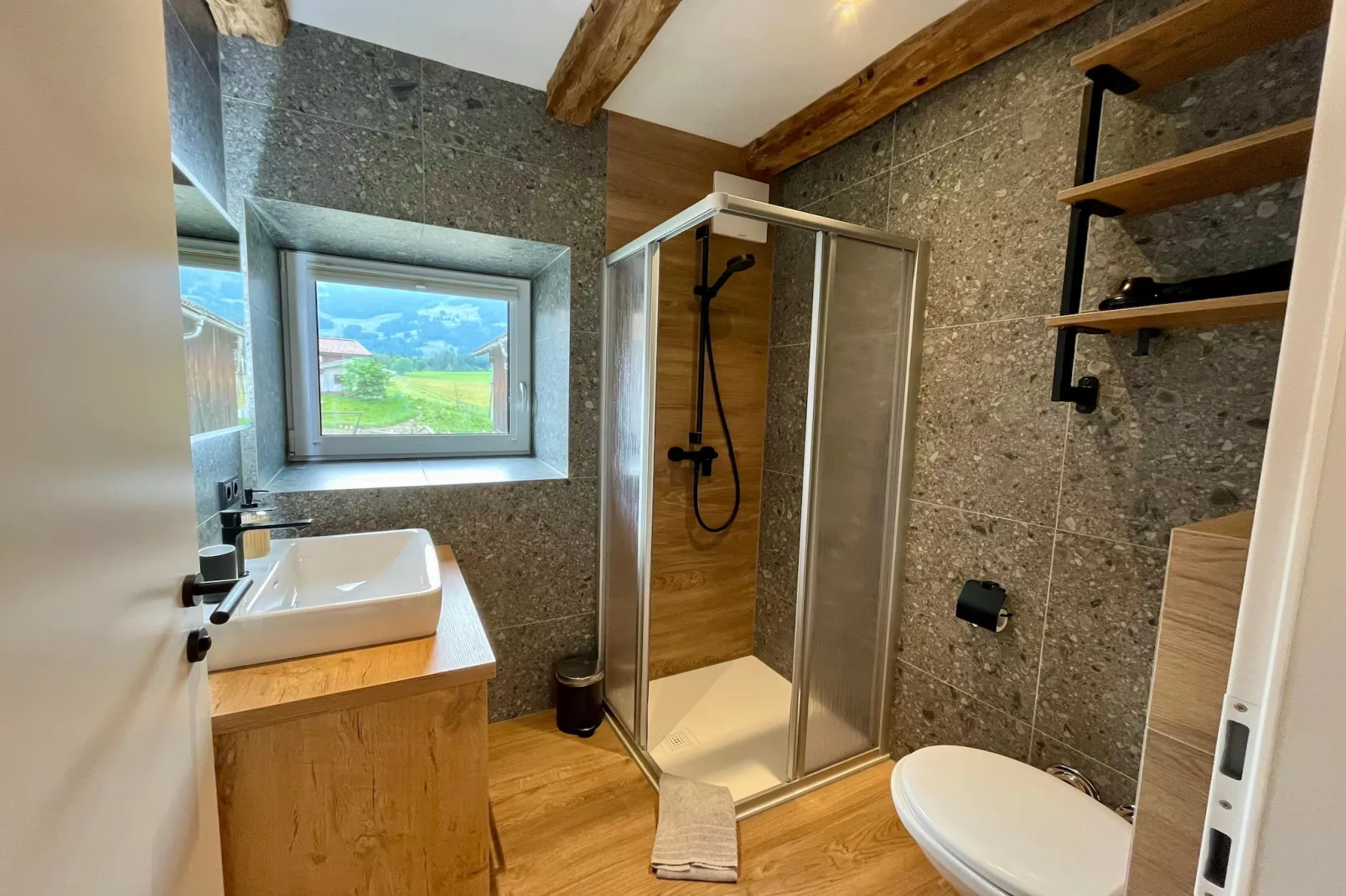 Appartement "Schnauz-Bartl"-Badkamer