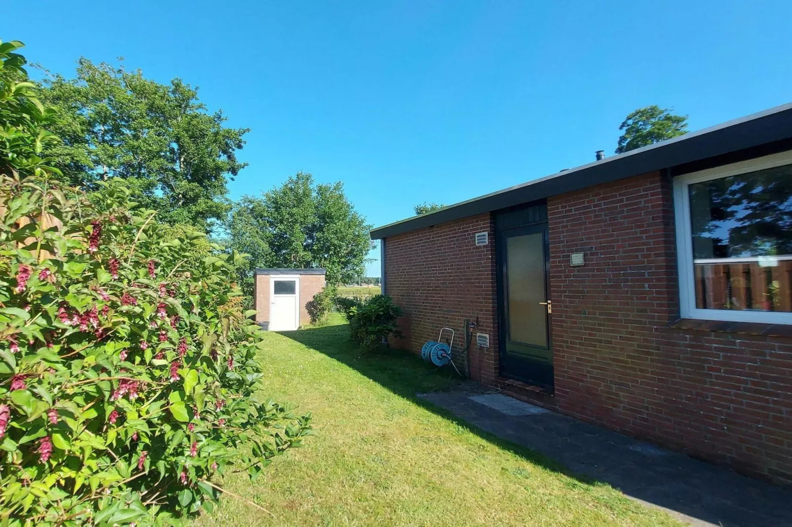 Eureka 073-Buitenkant zomer