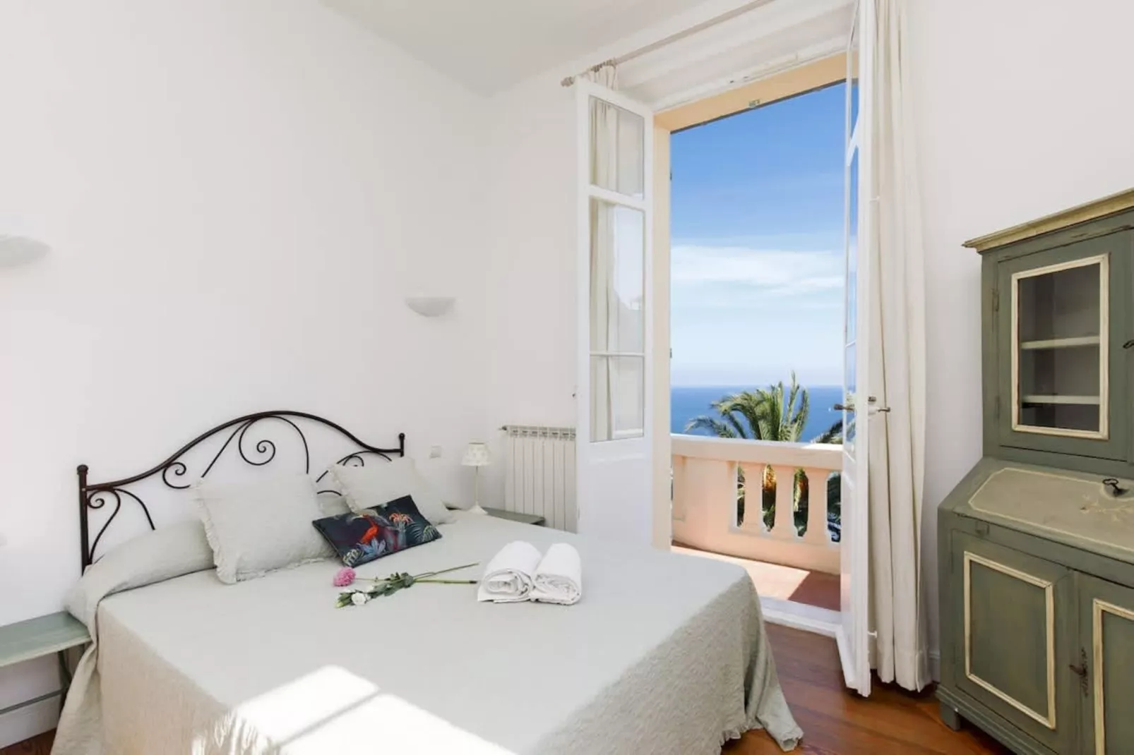 Magnifique villa avec vue sur mer et belle piscine-Slaapkamer