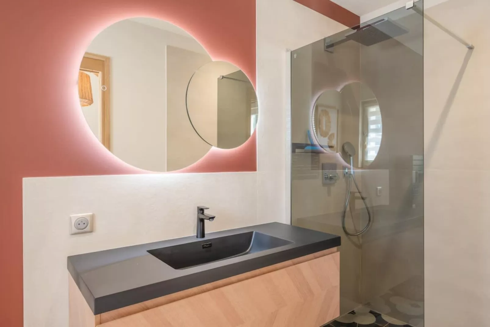 Villa Lou Pantaï  Élégance et Confort au Cœur de Saint-Rémy-de-Provence-Badkamer