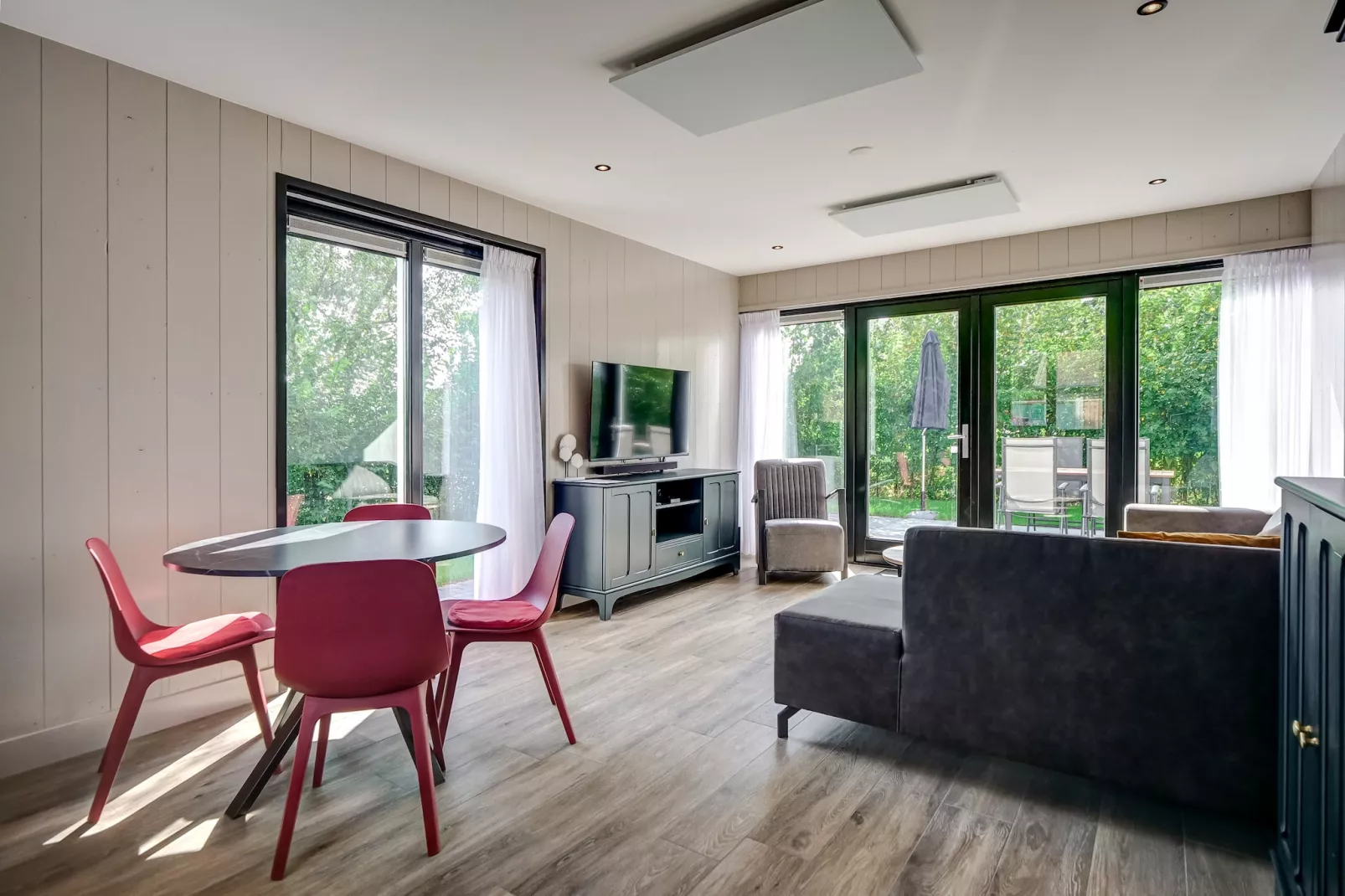 Familiehuis Zee & Zand-Eetkamer