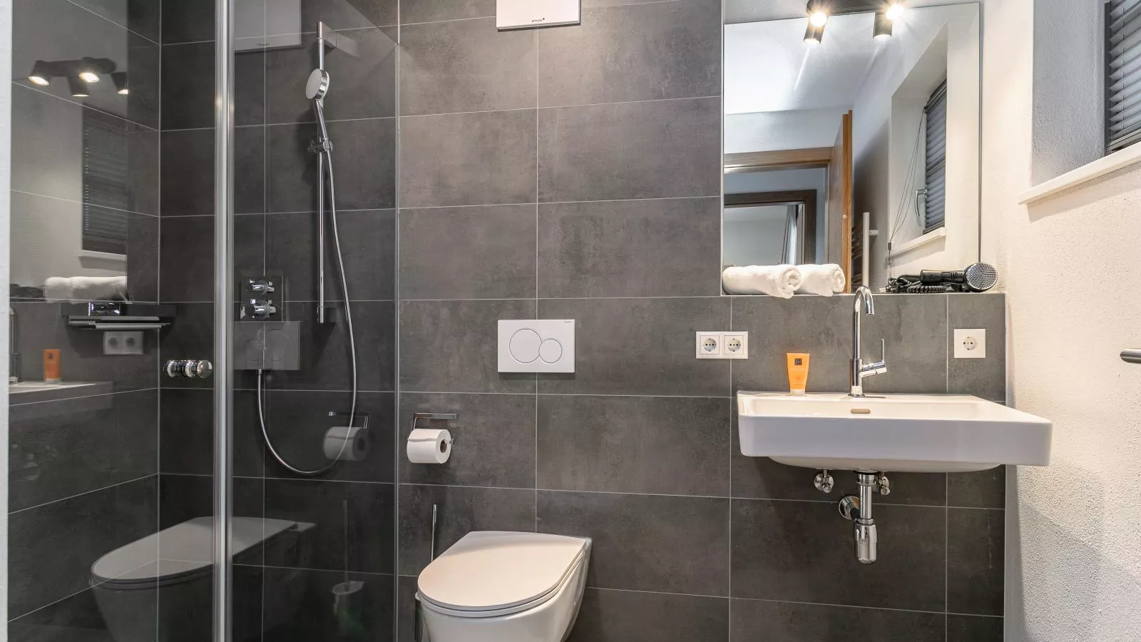 Tauernlodge Eben A2 - Badkamer