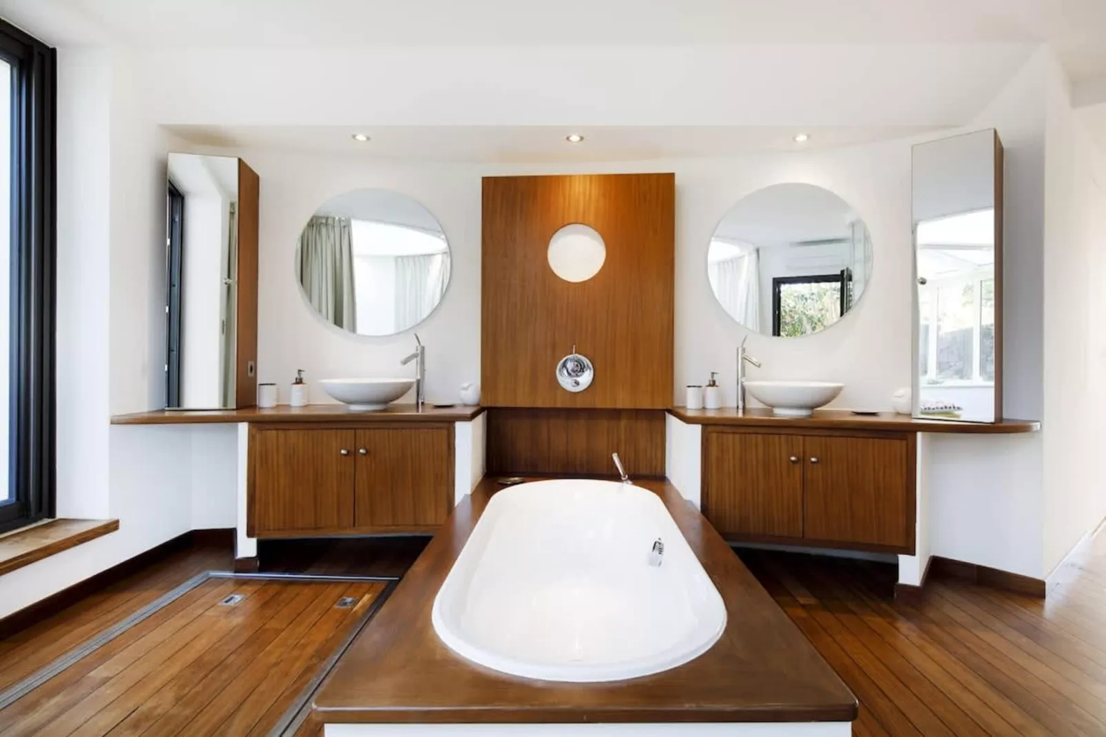 Magnifique villa avec vue sur mer et belle piscine-Badkamer