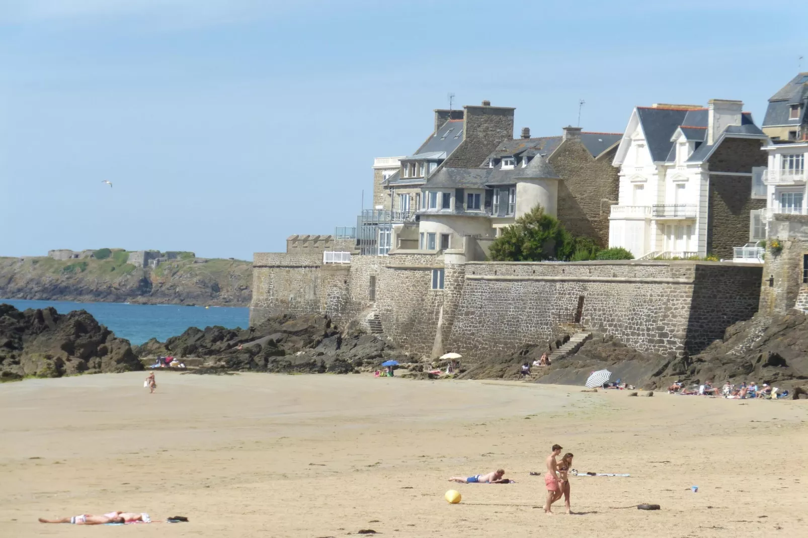 Holiday home St Malo-Buitenkant zomer