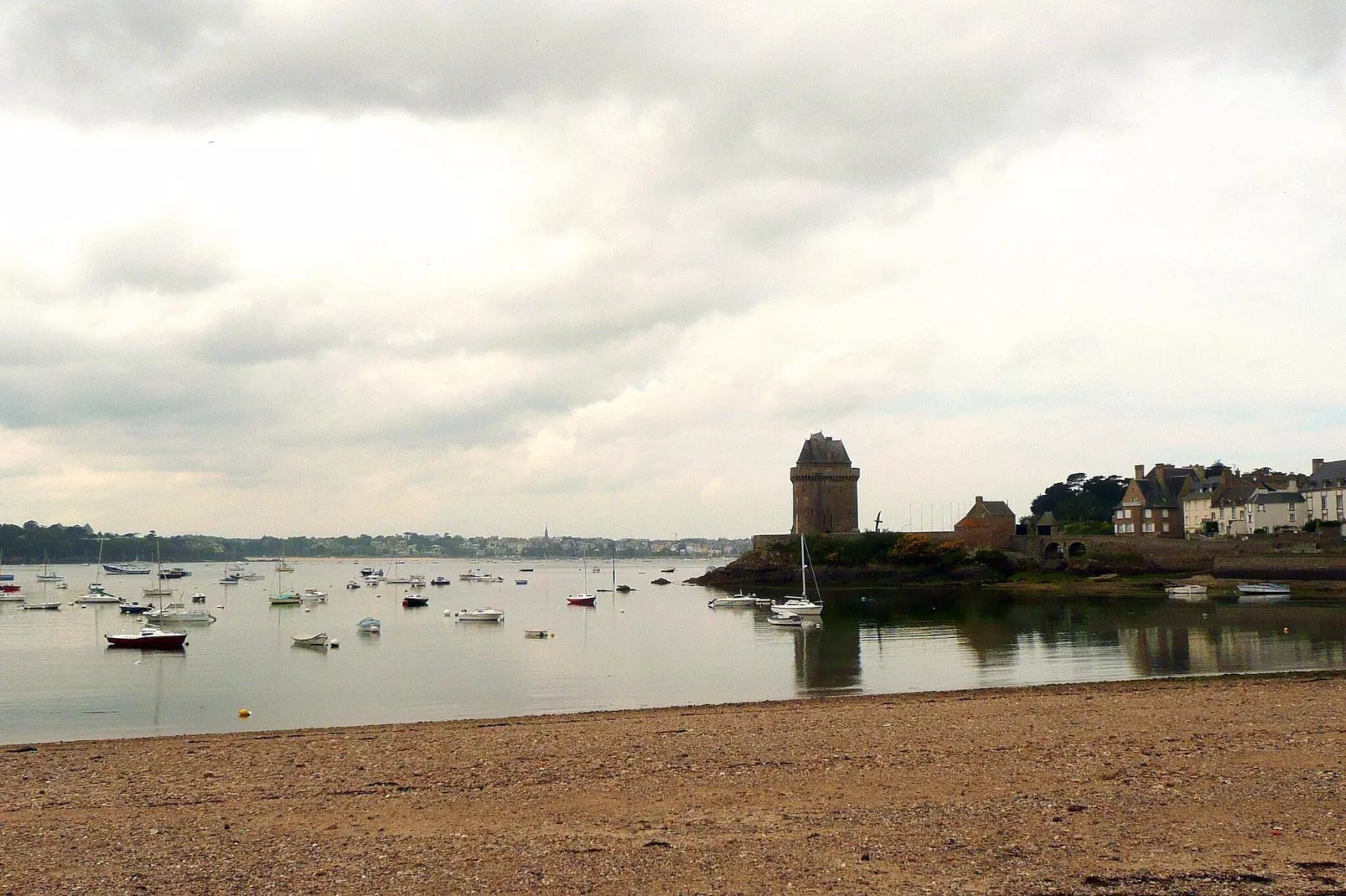 Holiday home St Malo-Buitenkant zomer