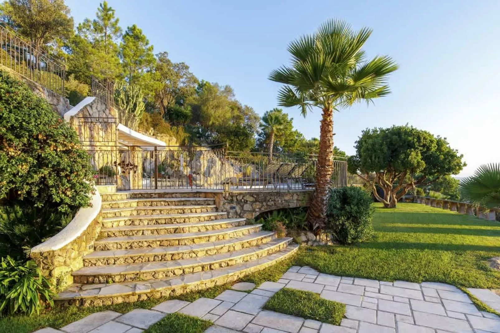 Magnifique villa avec vue sur mer et belle piscine-Tuinen zomer