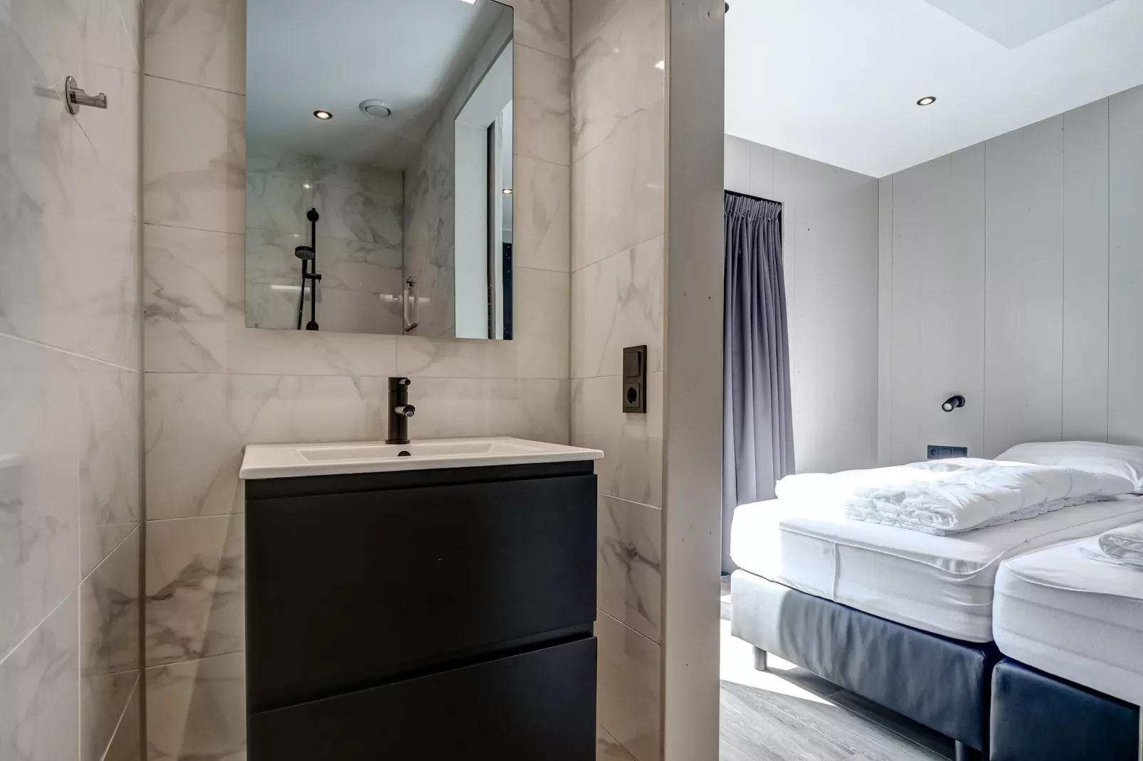 Familiehuis Zee & Zand-Badkamer