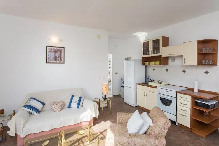 Apartments Villa Maslina - One-Bedroom Apartment with Terrace and Garden View