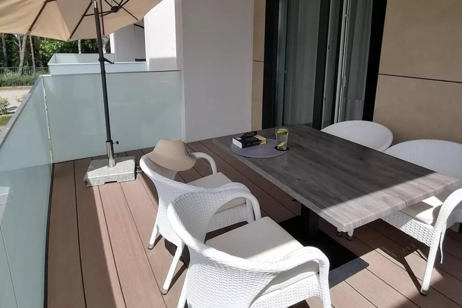 Apartment de luxe am Strand von Rewal - Terrasbalkon