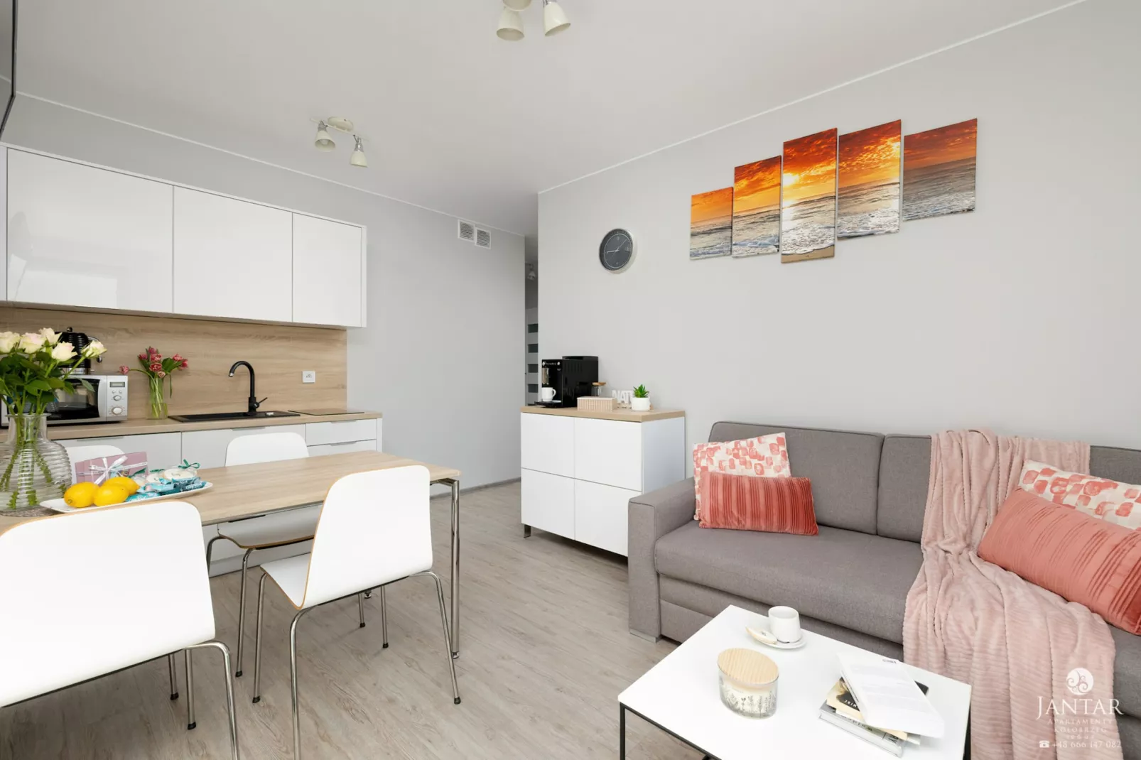 Apartament Grunwaldzka 12b/22 Pobierowo-Woonkamer