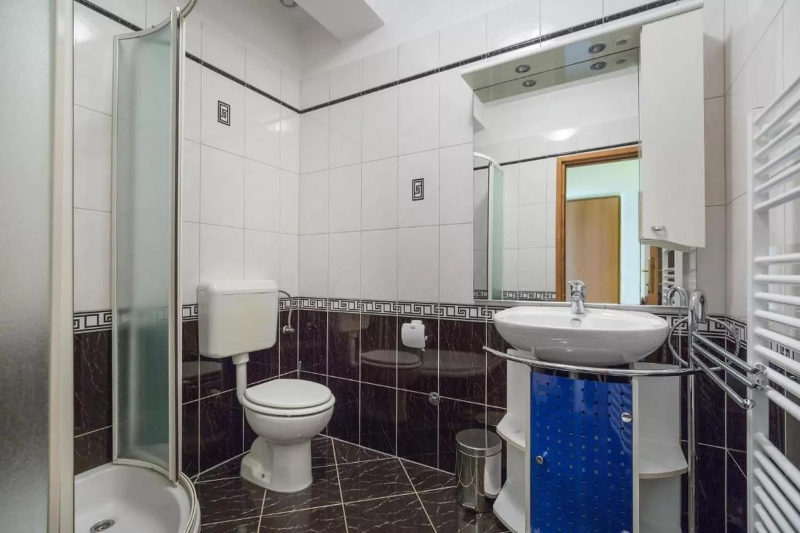 One-Bedroom Apartment 4-Badkamer