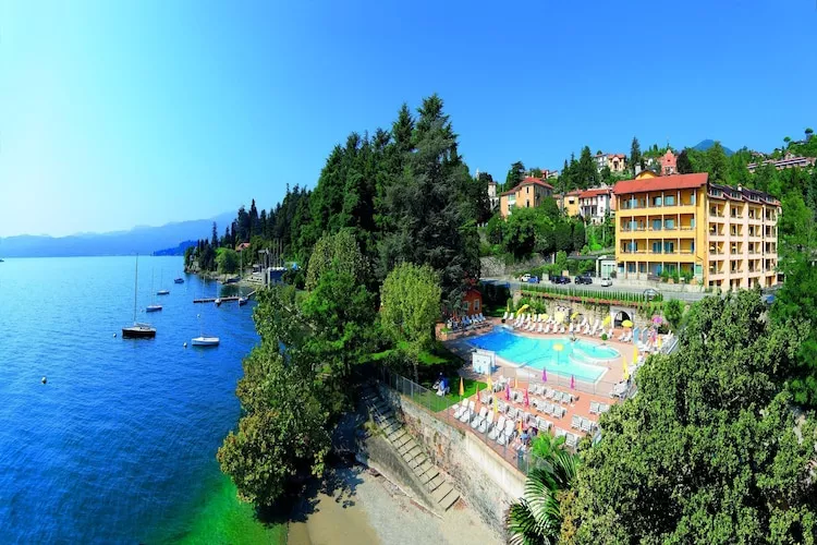 Residence Zust Verbania Intra-Trilo B-Buitenkant zomer