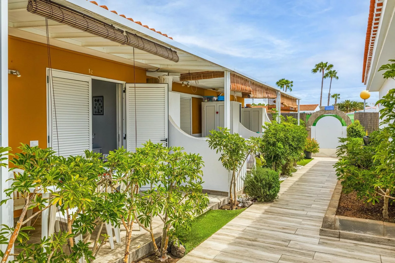 NECTARINAS-Tuinen zomer