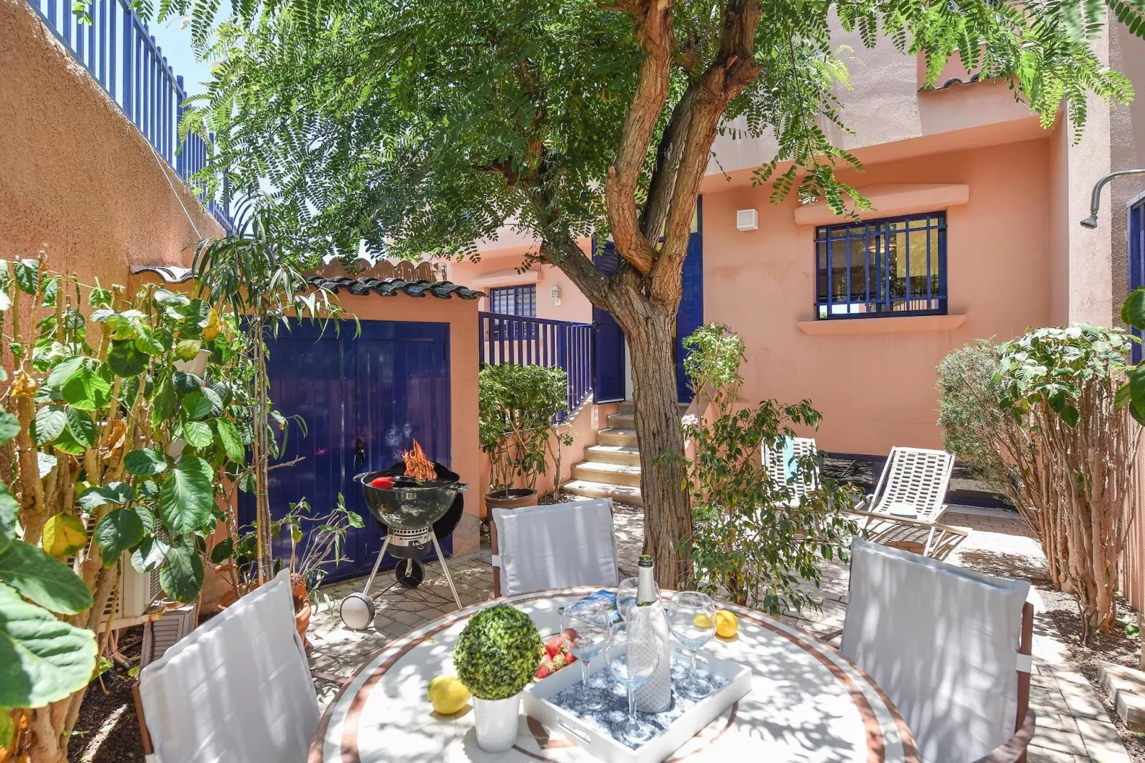 MELONERAS BAHIA 153										-Terrasbalkon