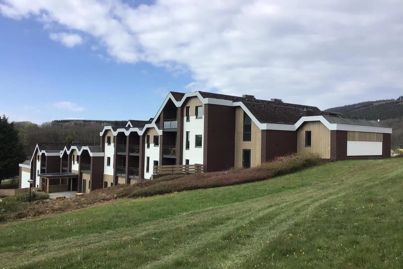 Apartment First Floor-Buitenkant zomer