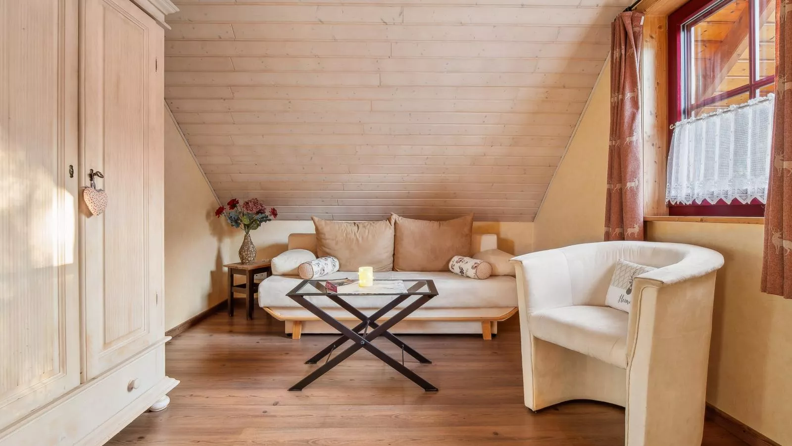 Naturstammhaus-Woonkamer