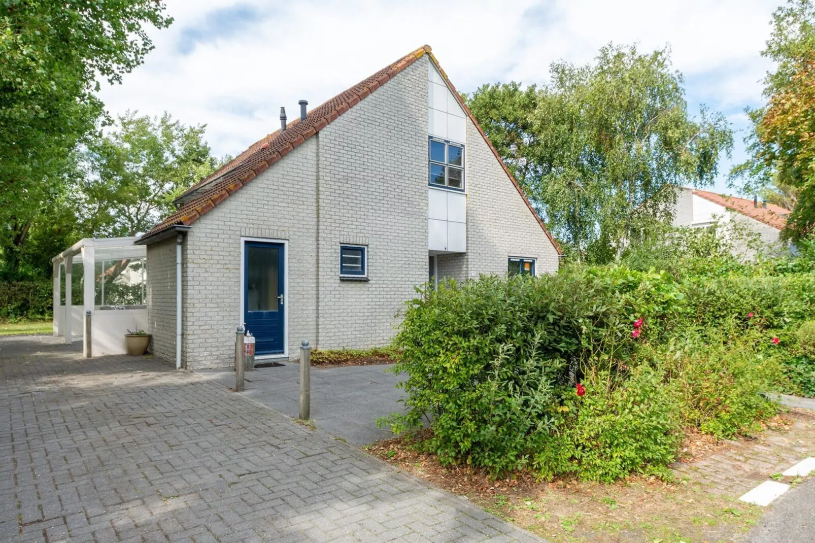 Ooghduyne 75 - Buitenkant zomer