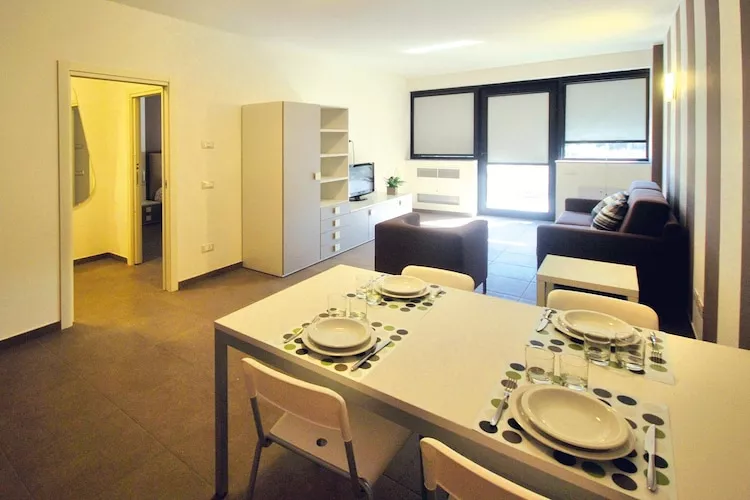 	Residence Riviera Palace Two-room Apartment - Eetkamer