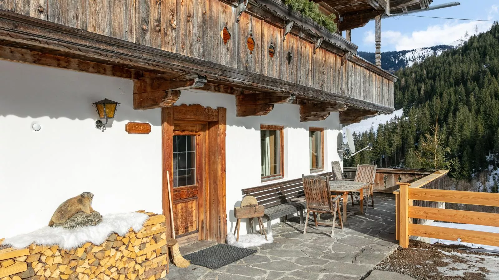 Hacklerhof Top 1 - Hal-ontvangst