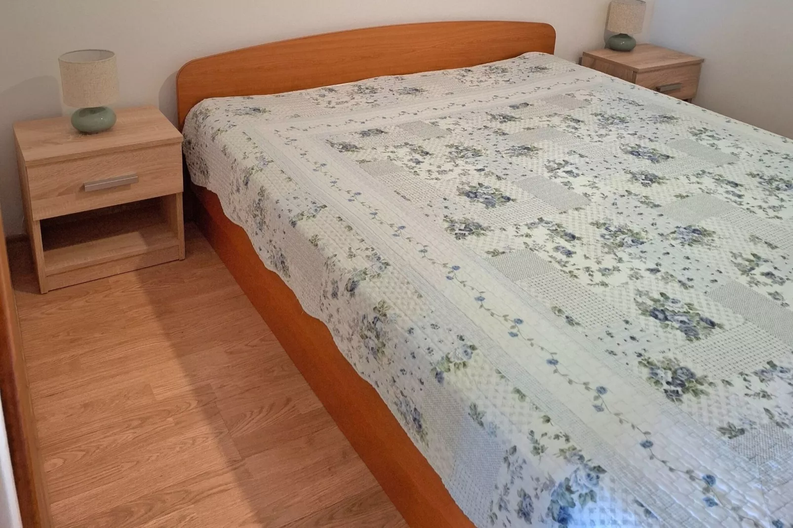 Guest House Old Town View- One Bedroom Apartment (2 Adults)-Slaapkamer